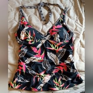 BRAND NEW woman's Athleta swim top